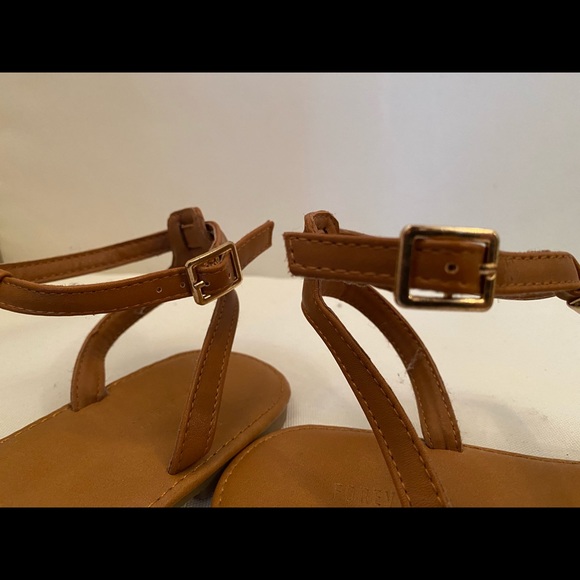 Forever 21 METALLIC FAUX LEATHER SANDALS - Size 8 - Picture 6 of 7